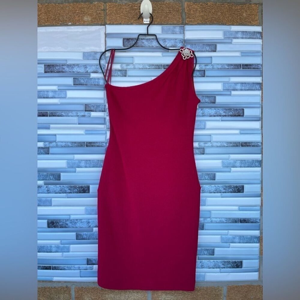 St. John evening magenta Terry dress size 2